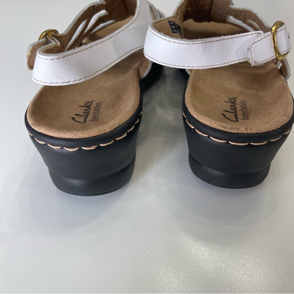 Clarks Lexi Marigold White Leather Fisherman Sandals, size 11W - Picture 3 of 9